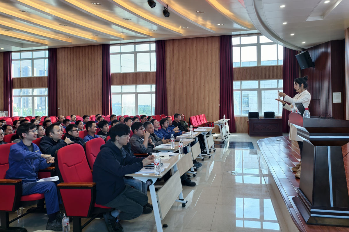 尊龙凯时特瓷举行“相同无障碍”手语培训班开班仪式